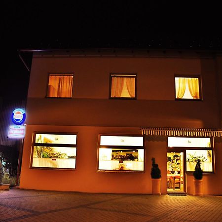 Penzion Majak Banská Bystrica Extérieur photo