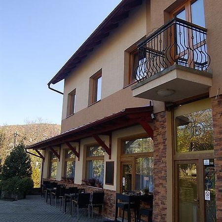 Penzion Majak Banská Bystrica Extérieur photo