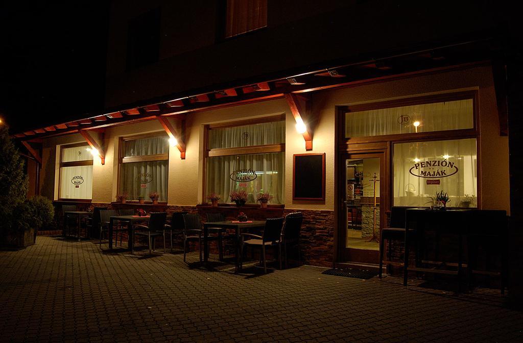Penzion Majak Banská Bystrica Extérieur photo