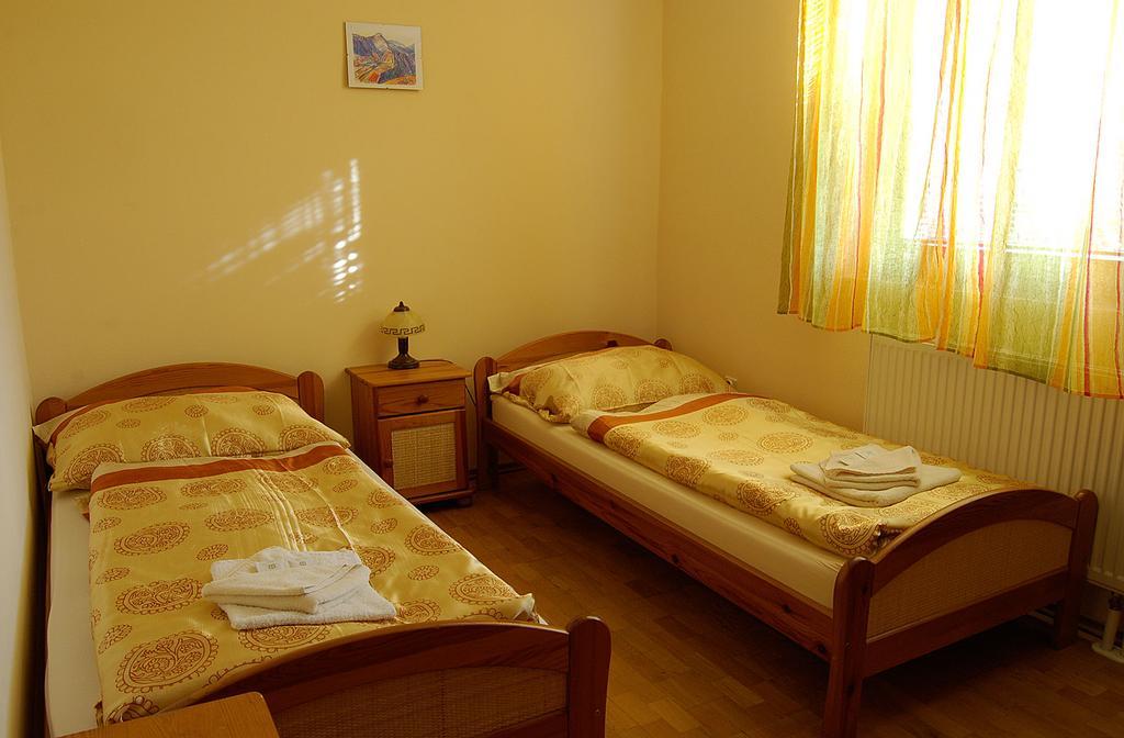 Penzion Majak Banská Bystrica Extérieur photo