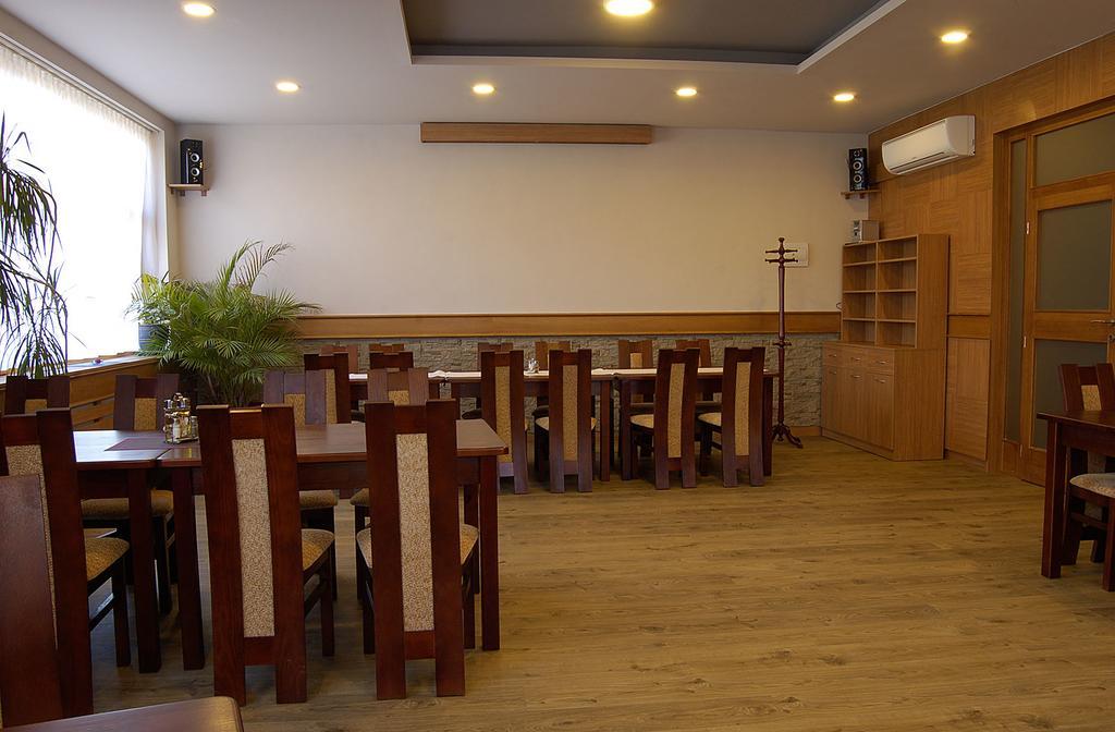 Penzion Majak Banská Bystrica Extérieur photo