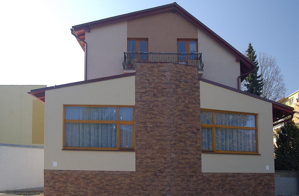 Penzion Majak Banská Bystrica Extérieur photo